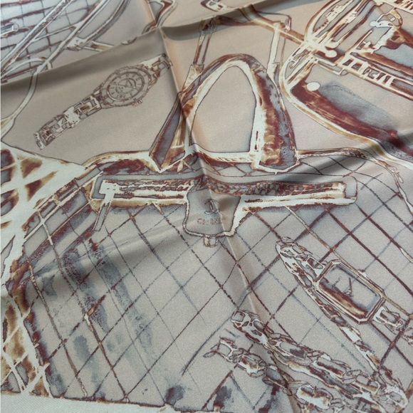 100% authentic silk scarf! - Picture 5 of 9